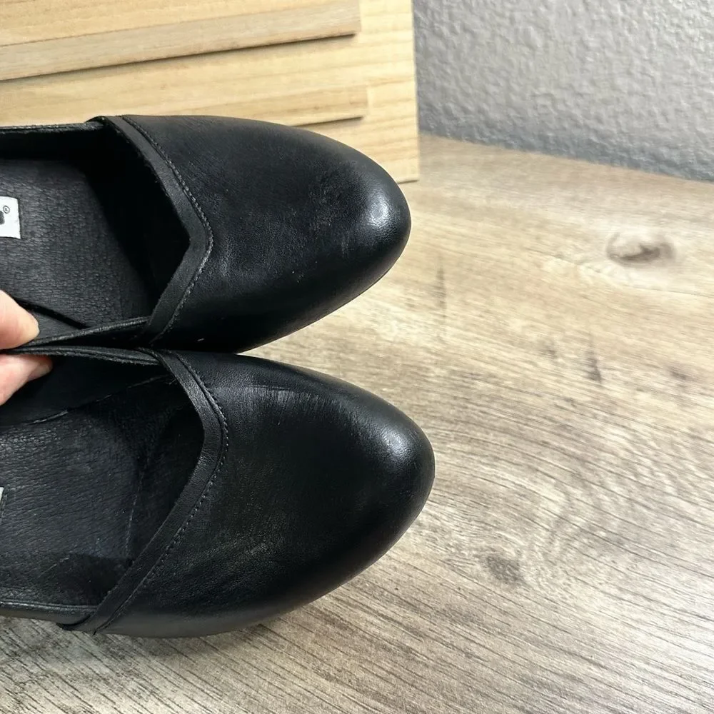 Tsubo Black Women’s 8.5 Leather Pumps Round Toe Slip On Shoes